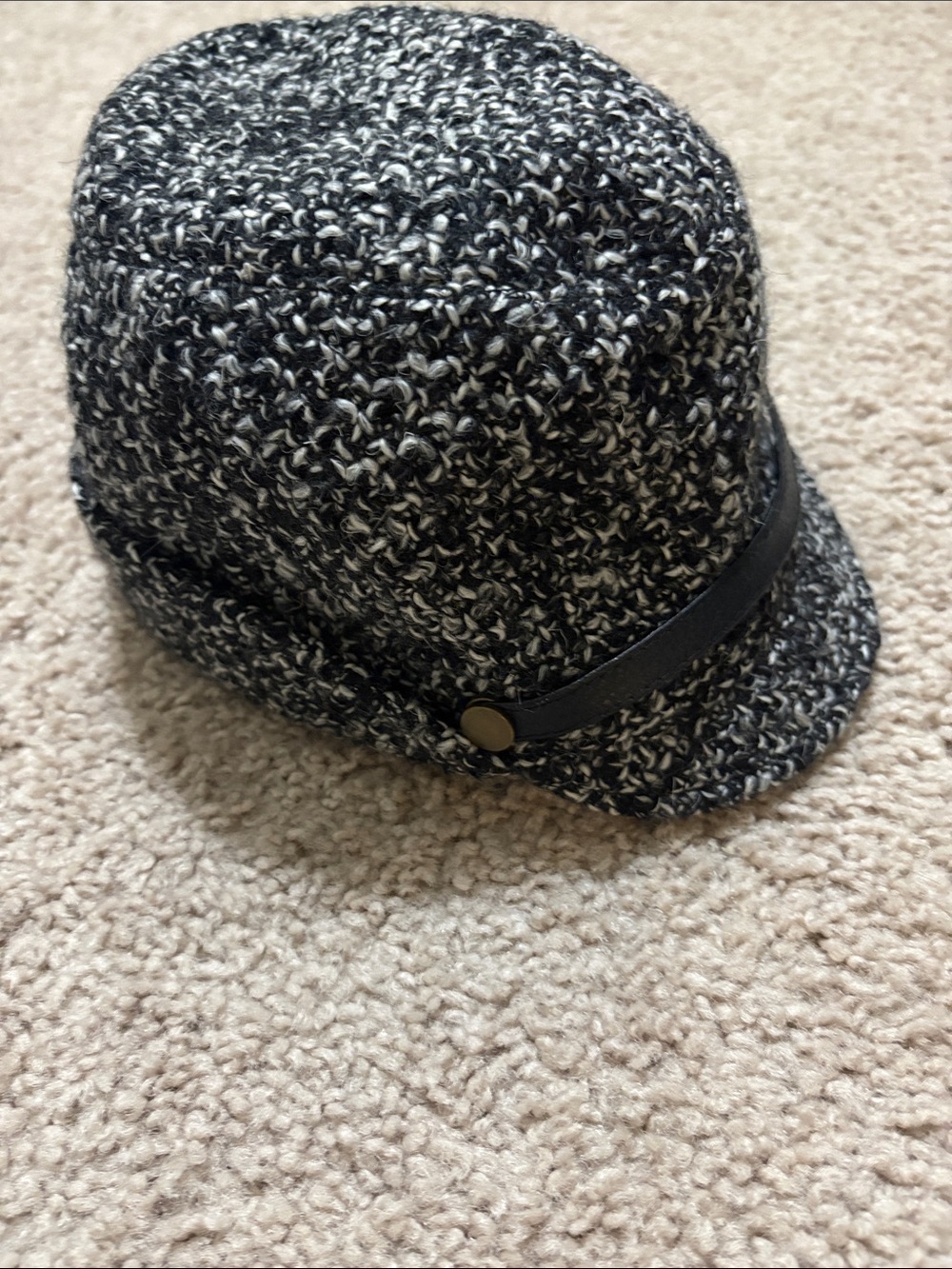 Steve Madden Marled Black and White Knit Cadet Cap never worn